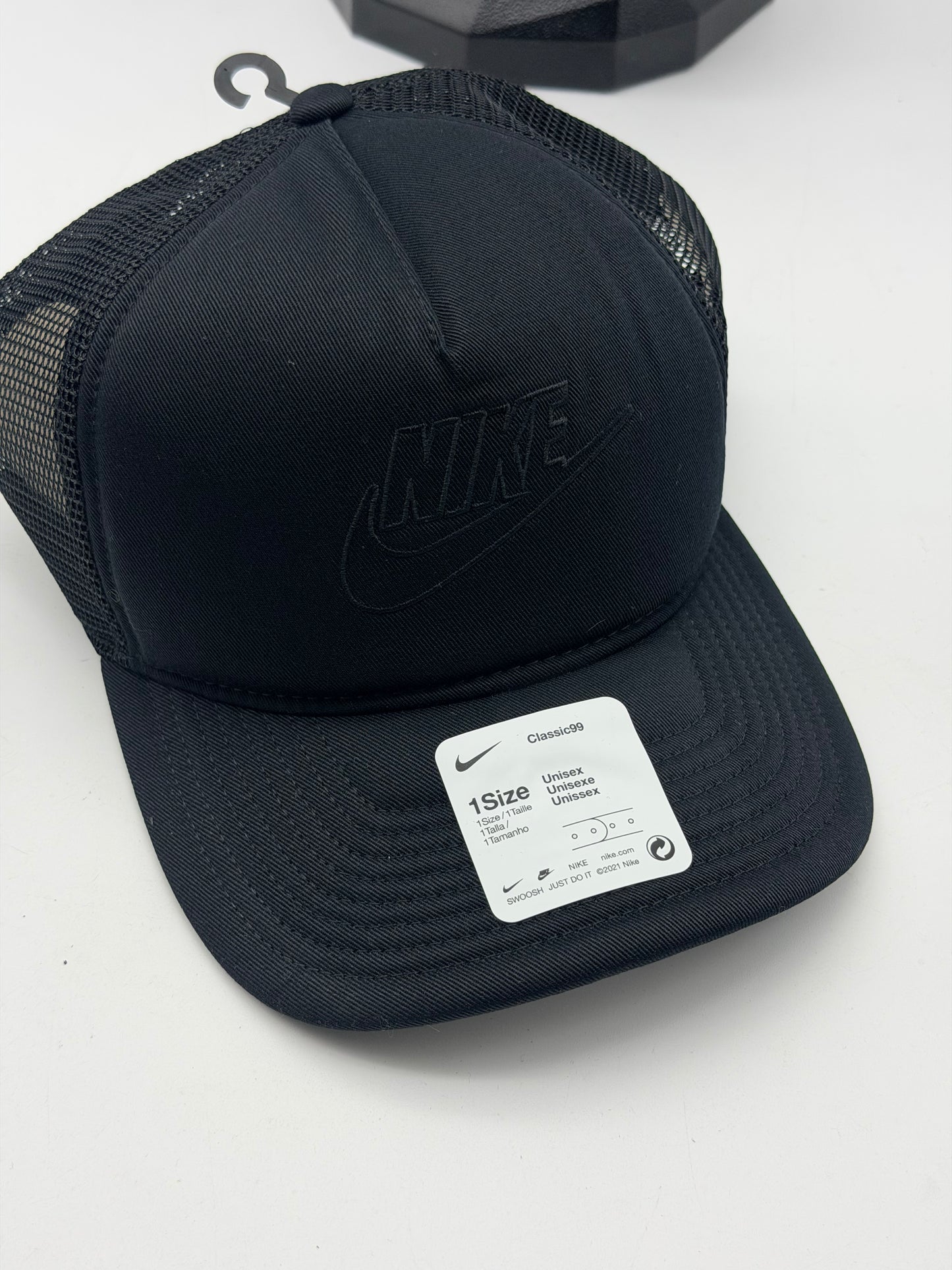 CASQUETTE
NIKE SPORTSWEAR CLASSIC 99 TRUCKER