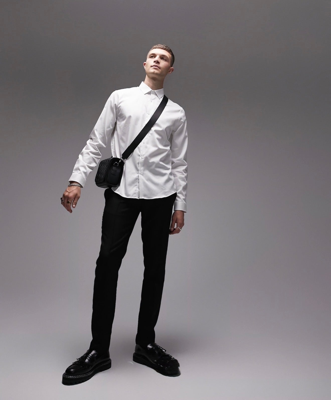 Topman - Chemise cintrée en satin à manches longues - Blanc