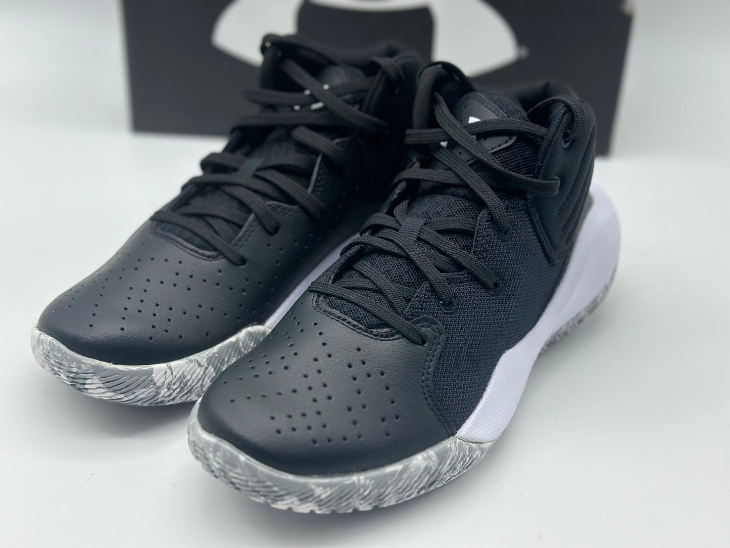 Under Armour Mixte Chaussures de Basketball Unisexe UA Jet '21 Court Performance, Noir