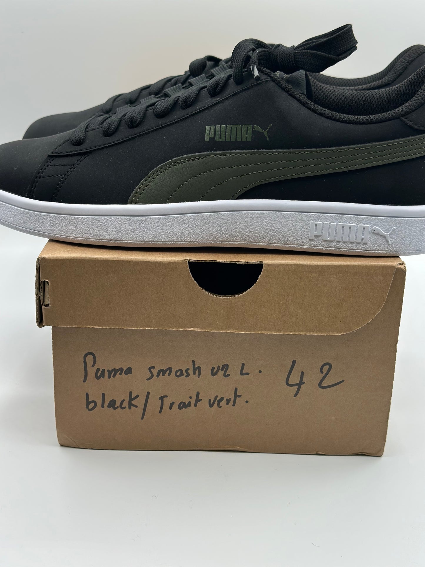 PUMA Unisexe Smash V2 Buck Sneaker