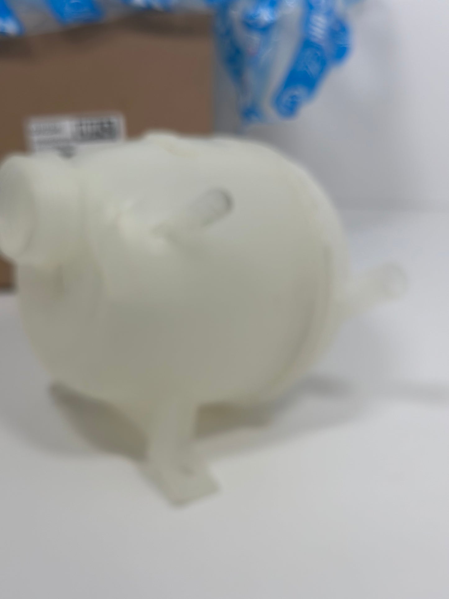 Vase d'expansion, liquide de refroidissement (réservoir de liquide de frein)
STC - T403534