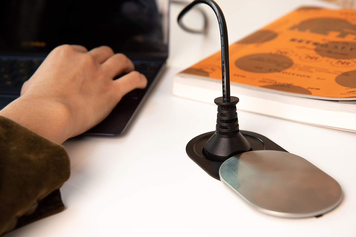 Bloc prise encastrable compact à glissière avec port USB neuf