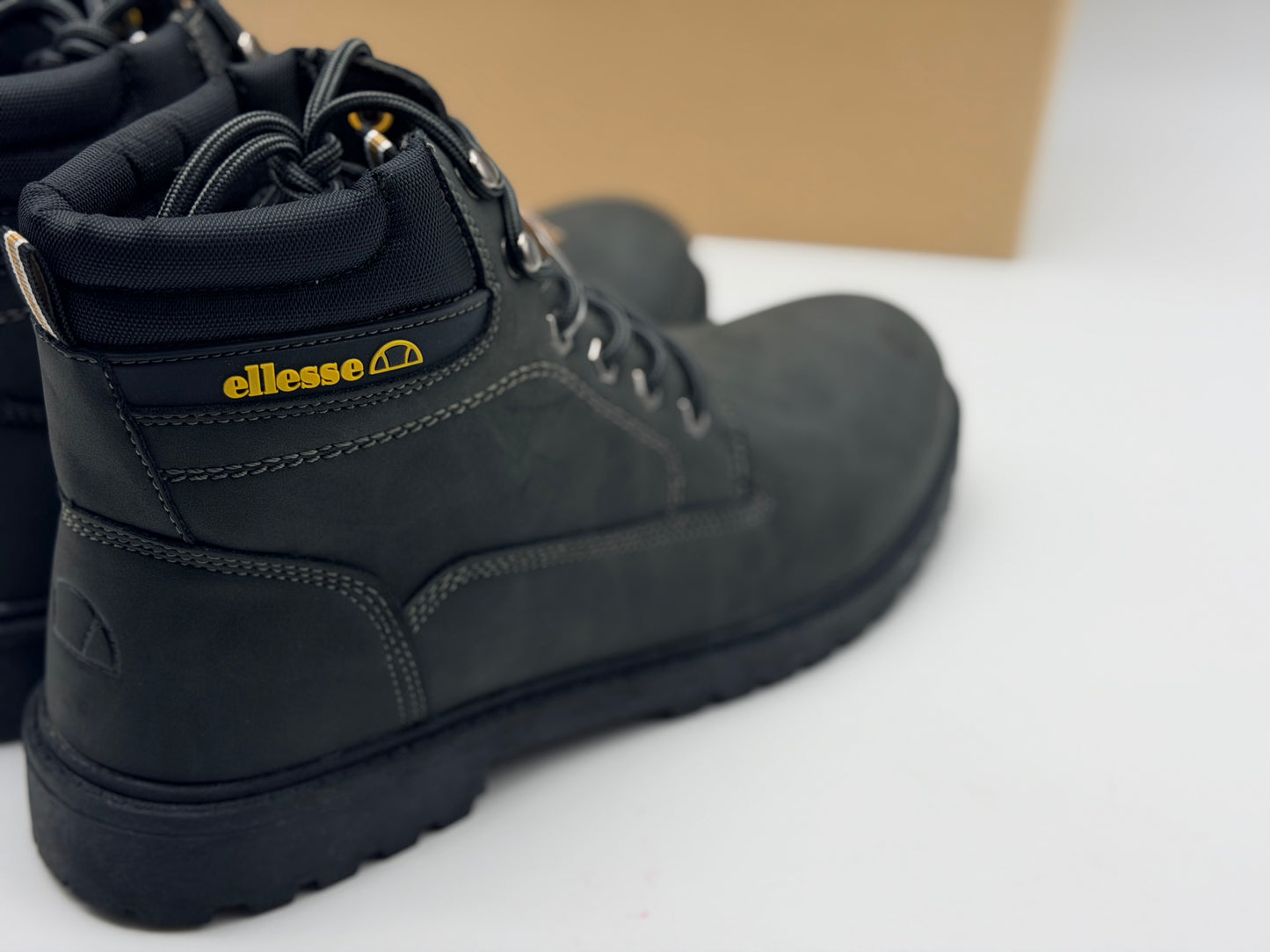 Bottines NOIR Homme motif Uni Lacets ELLESSE
