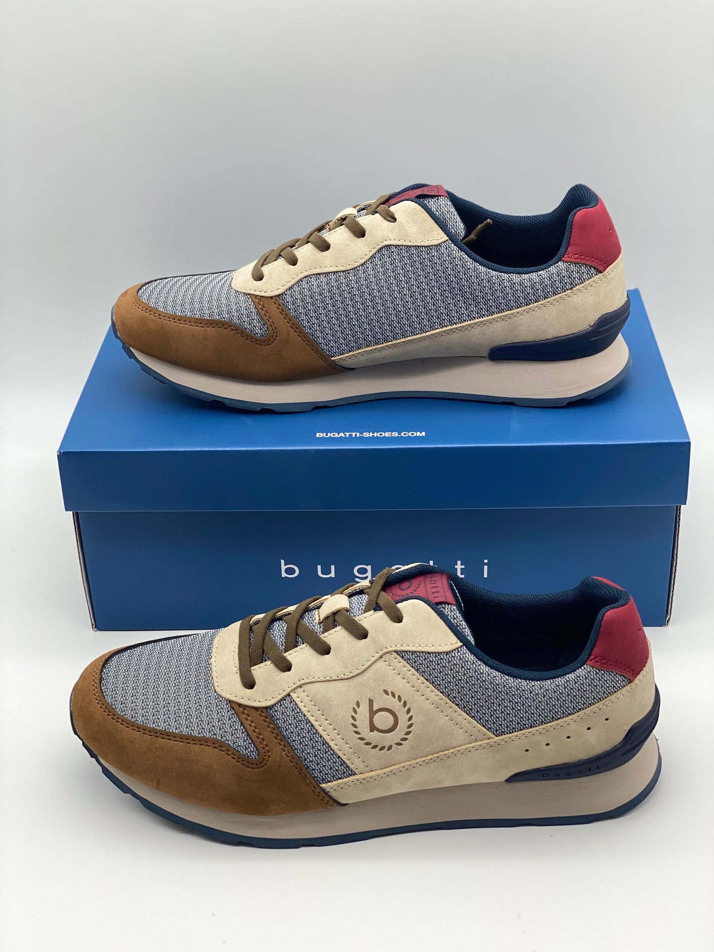 Baskets basses en mesh beige à semelle running semi-compensée à talon renforcé et lacets plats