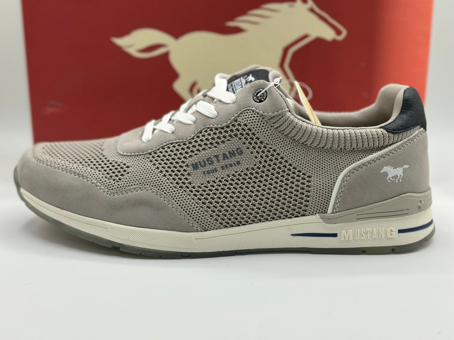 Baskets Mustang Sneakers ultra léger