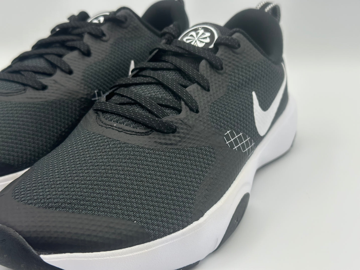 Baskets NIKE TR Noir - Homme/Adulte neuves et authentique taille 42/ 42,5