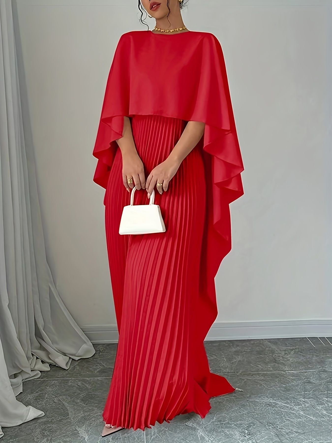 Robe "Aura-Plissée" – Coupe Mi-Longue, Manches Chauve-Souris & Design Sculptural