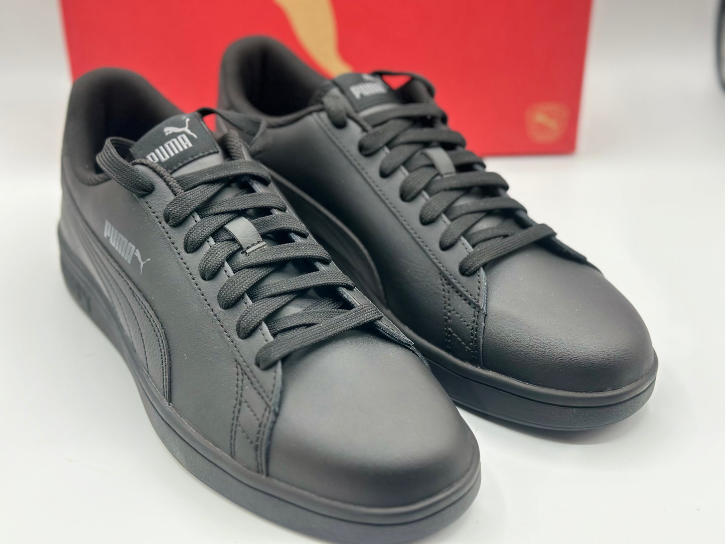 Chaussures PUMA Smash neuve et authentique taille 44