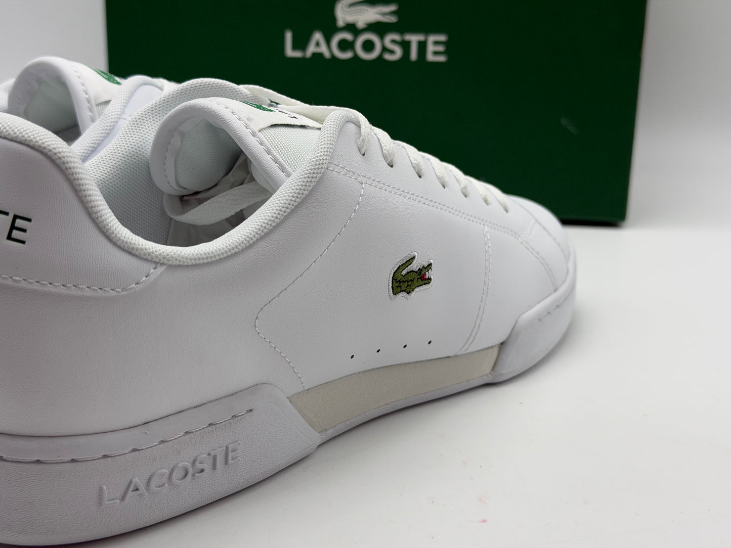 Sneakers Carnaby Cup homme en cuir
Sneakers - Blanc - Lacoste - Homme