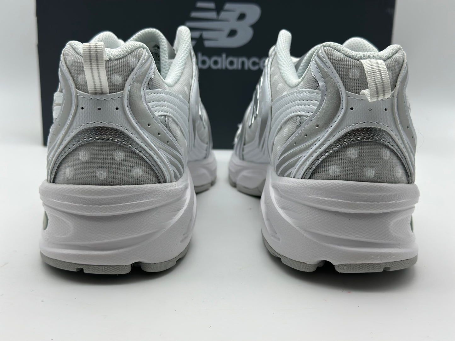 New Balance 530 Gris Argent taille 43