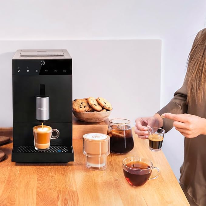 Cecotec Cafetière Superautomatique Compacte Cremmaet Compact. 1350 W, 19 Bars, Système de Chauffage par Thermobloc, Réservoir de 150 g de Café avec Moulin Intégré et 1,1 L, Nettoyage Automatique
