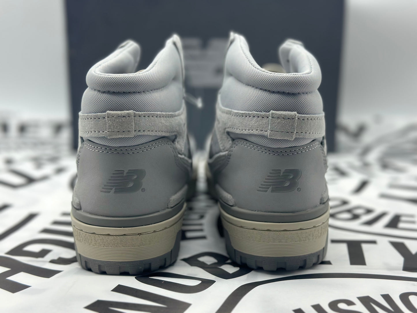 Homme new balance 650 chaussures neuves tailles 42