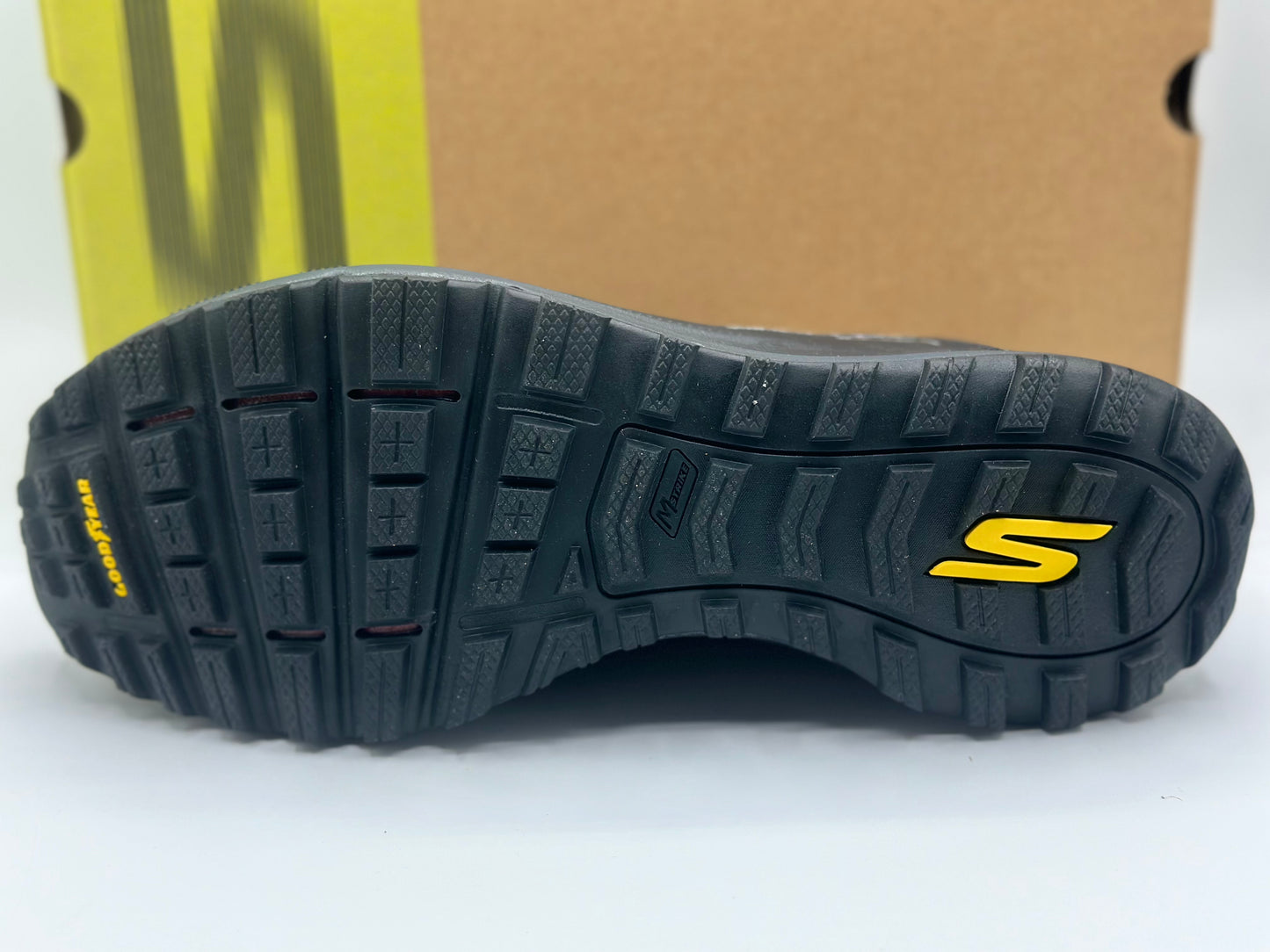 Skechers Performance TRAIL - Chaussures de running neuves et authentique taille 42/43/44