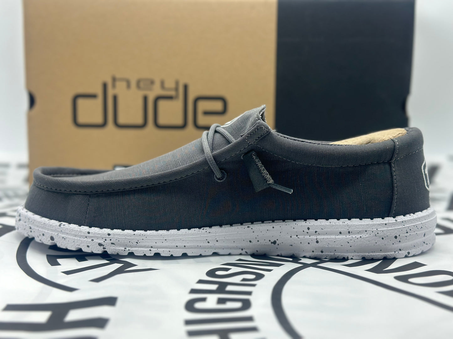 Hey Dude
Mocassins pour hommes neuves ultra légères tailles 43