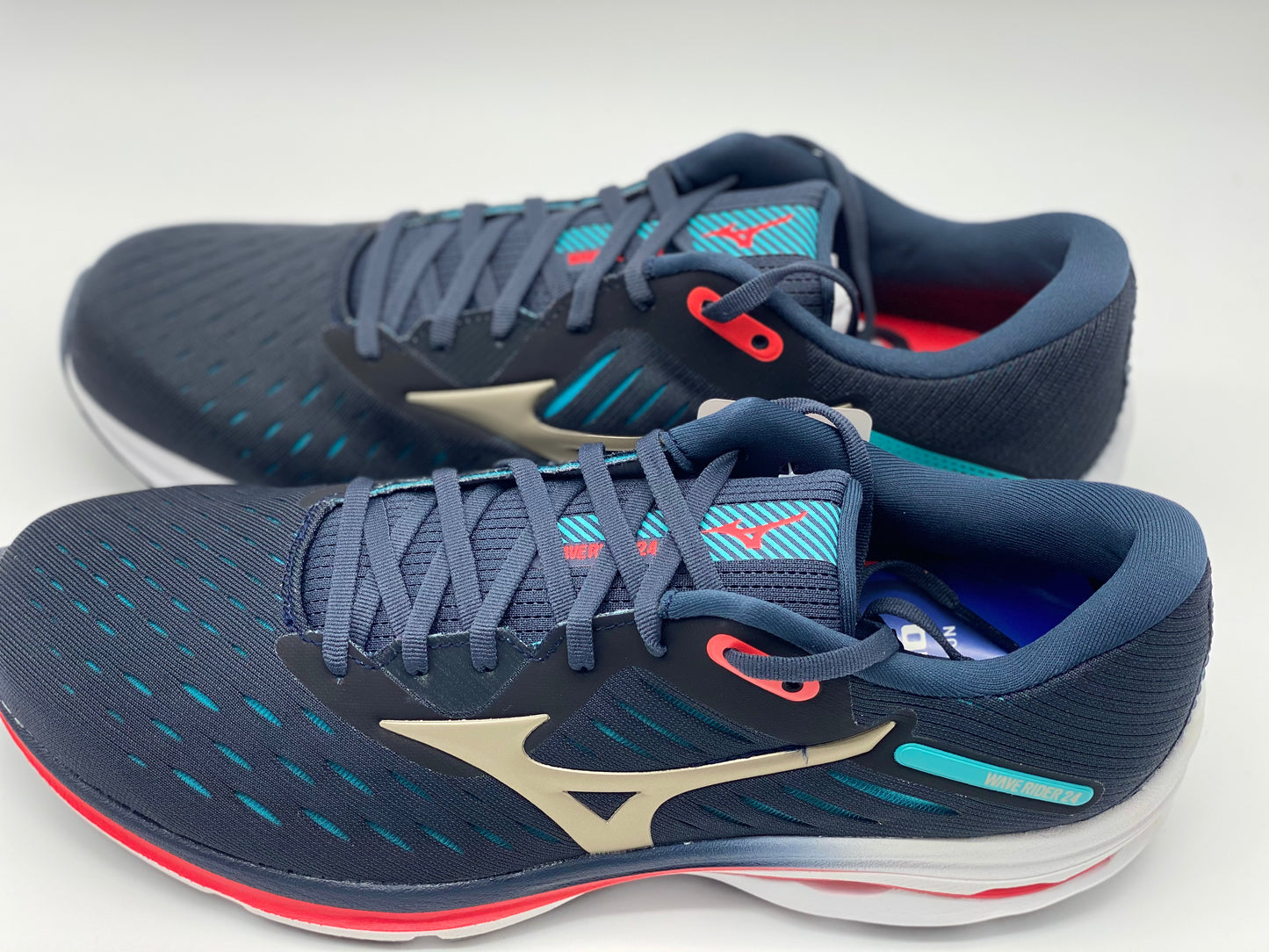 Baskets Mizuno Wave Rider , Chaussure de Course Homme taille 44 neuve