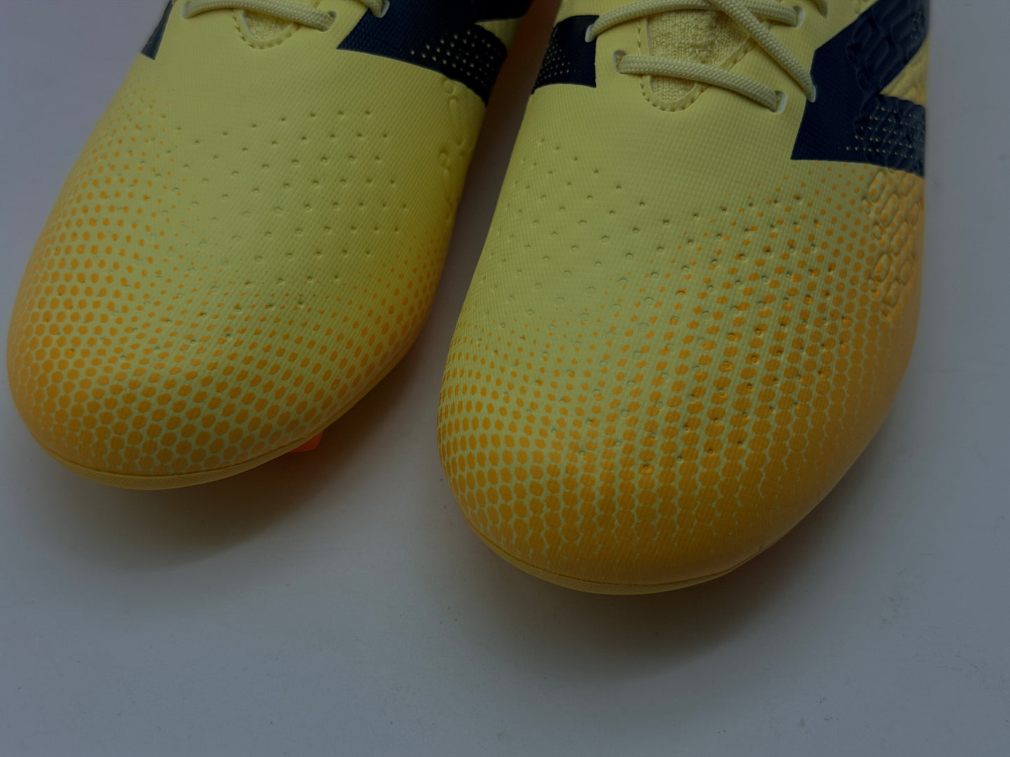 Crampons new balance TEKELA MAGIQUE FG V4+ chaussures