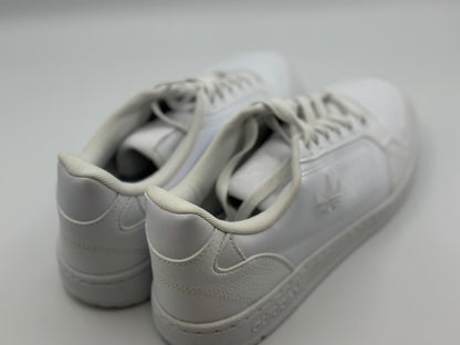 ADIDAS 
Footwear White / Footwear White / Grey One