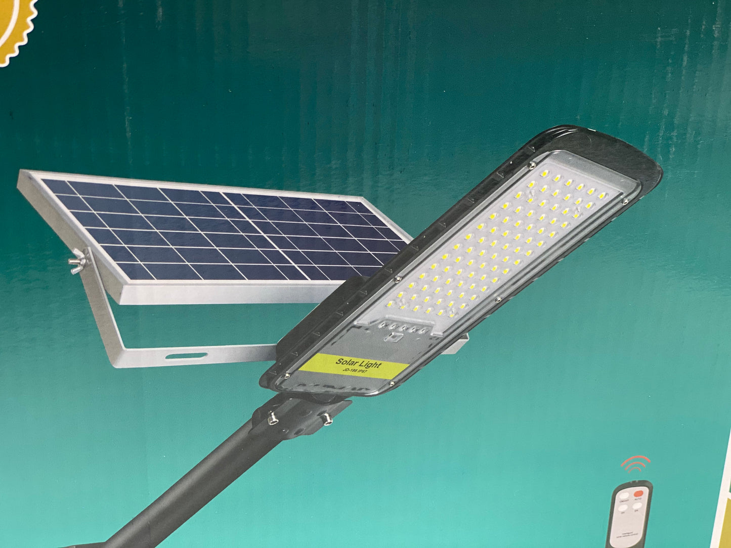Lampadaire lampe solaire extérieur 80W 6500K 800LM avec télécommande IP67 étanche neuve