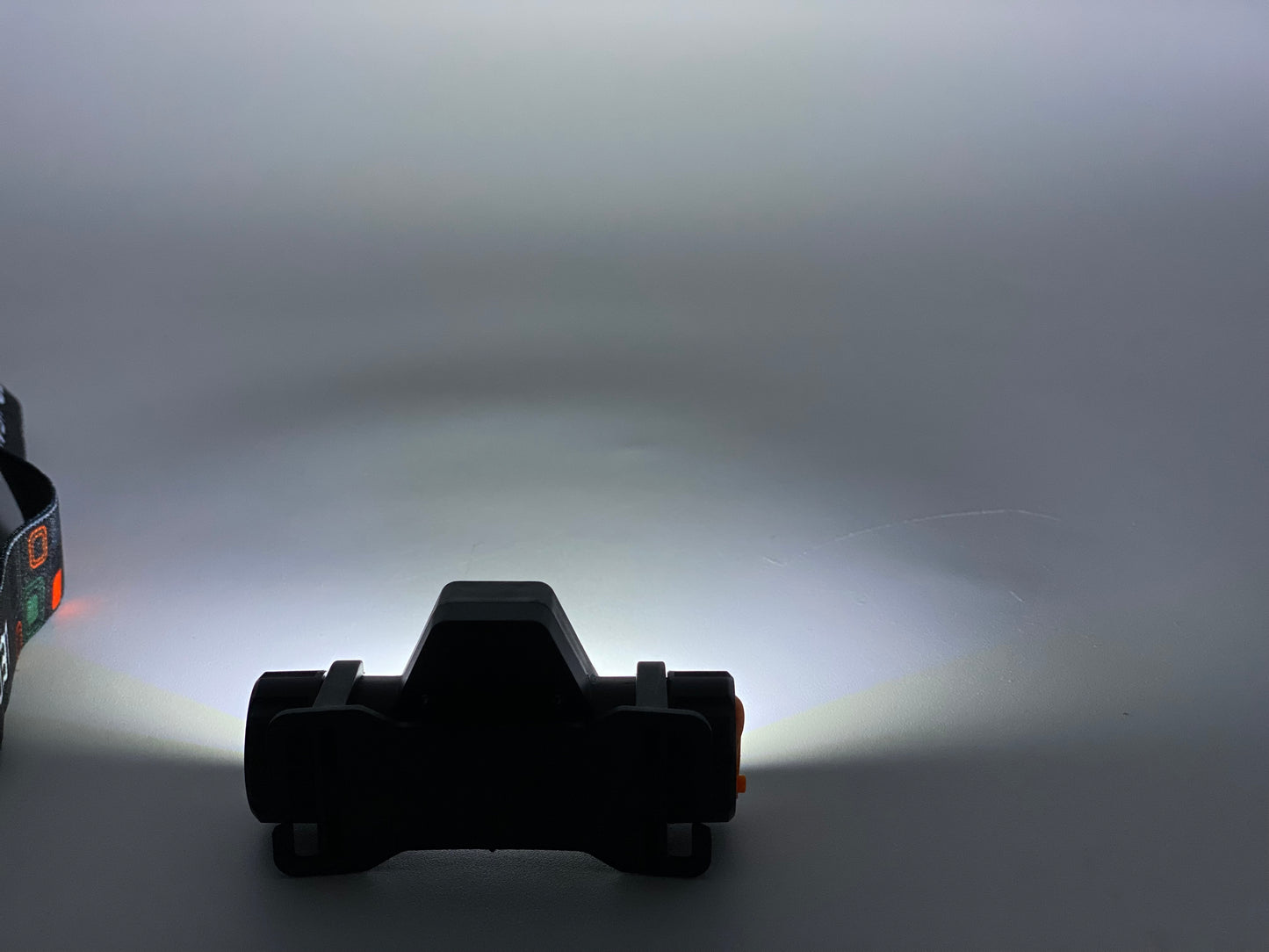 Lampe Frontale Led ImperméAble à L'Eau Puissante Rechargeable 4 Modes D'éClairage neuve
