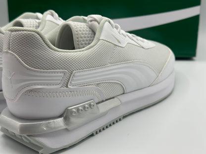 PUMA Mixte Basket neuves et authentique taille 42 (UK8 US9) et 44,5 (UK10 US11)