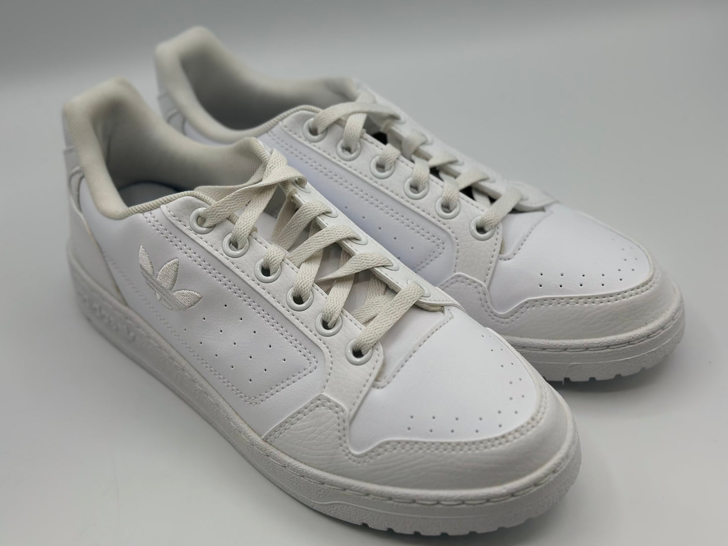 ADIDAS 
Footwear White / Footwear White / Grey One