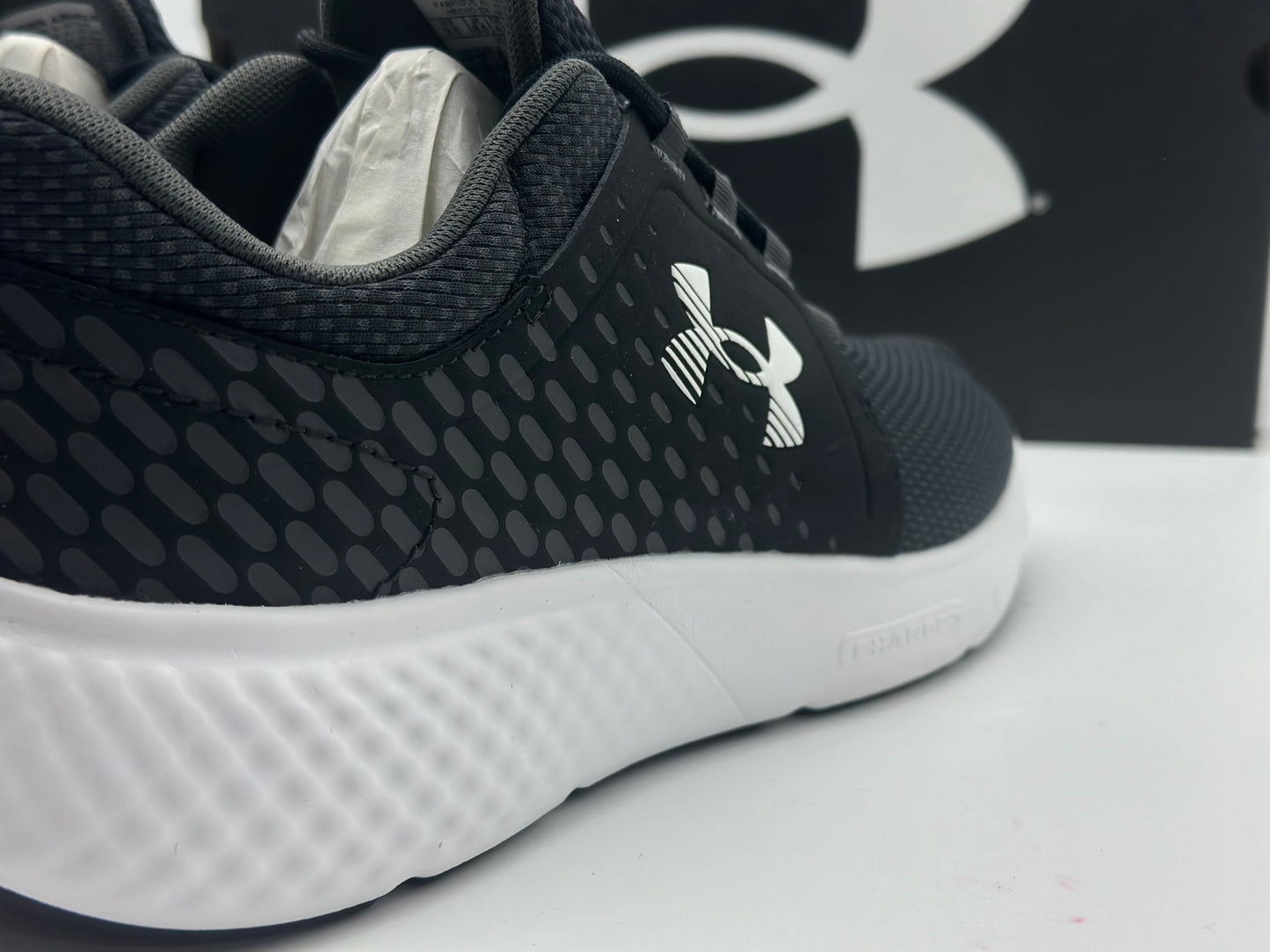 Chaussure de course UNDER armour homme neuves et authentique taille 43. (UK 8,5) 27,5 cm