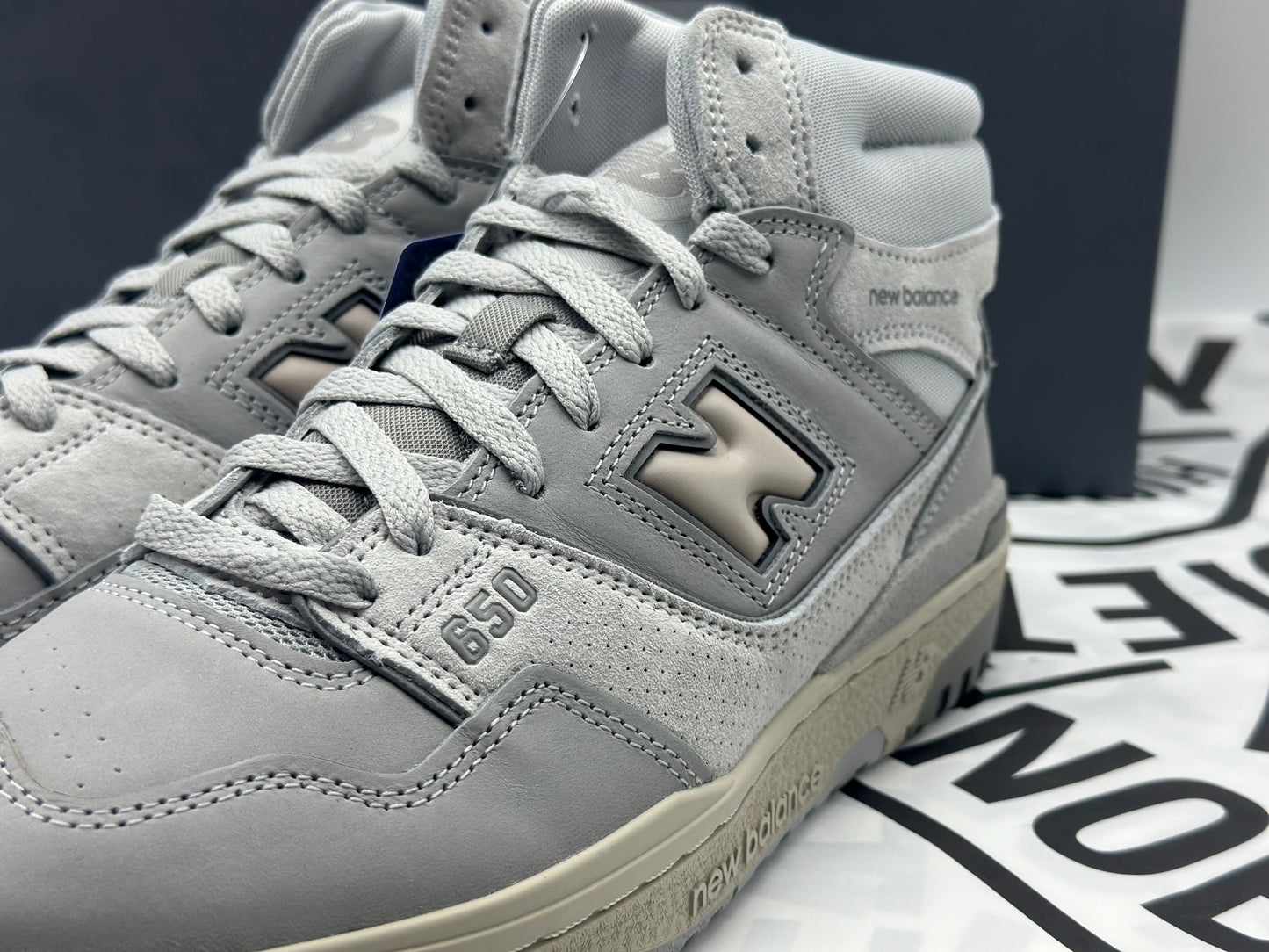 Homme new balance 650 chaussures neuves tailles 42