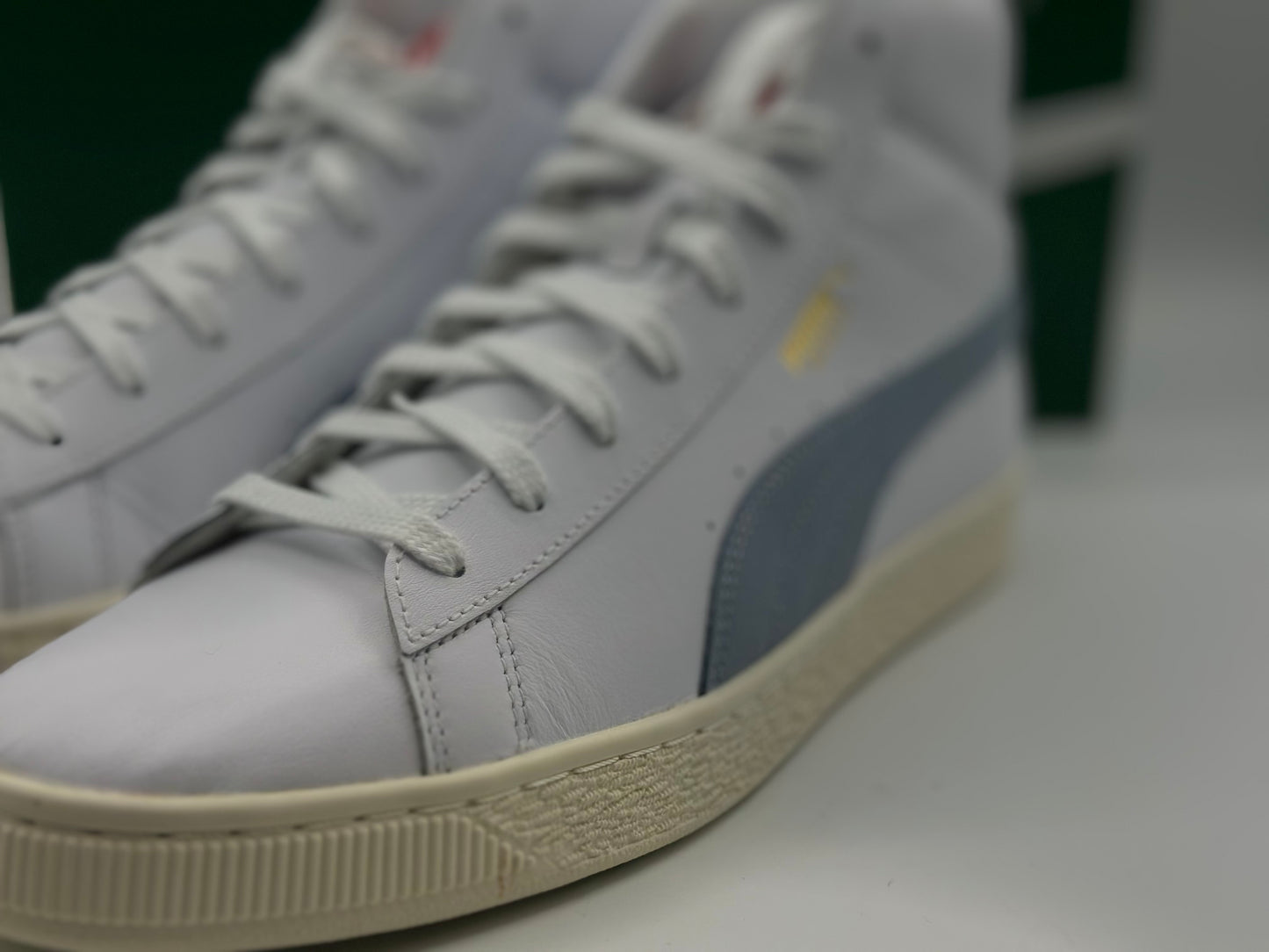 Puma BASKET MID UNISEX - Baskets Montantes - White/Forever Blue/Team Gold/Blanc