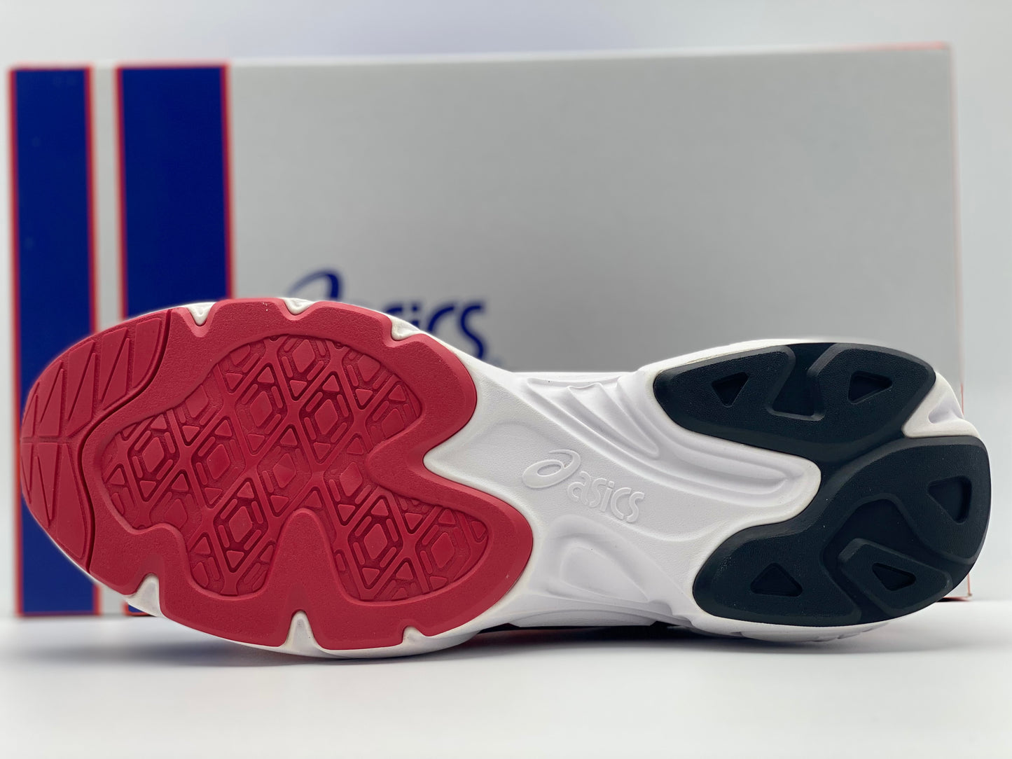 Basket Asics GEL neuves et authentique taille 44 et 44,5
