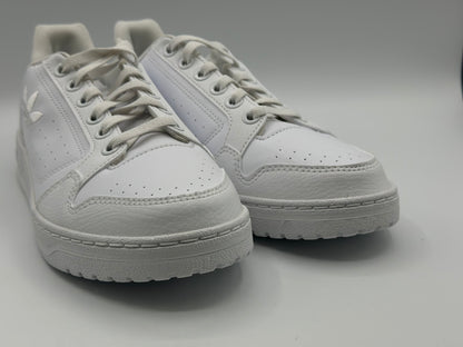 ADIDAS 
Footwear White / Footwear White / Grey One