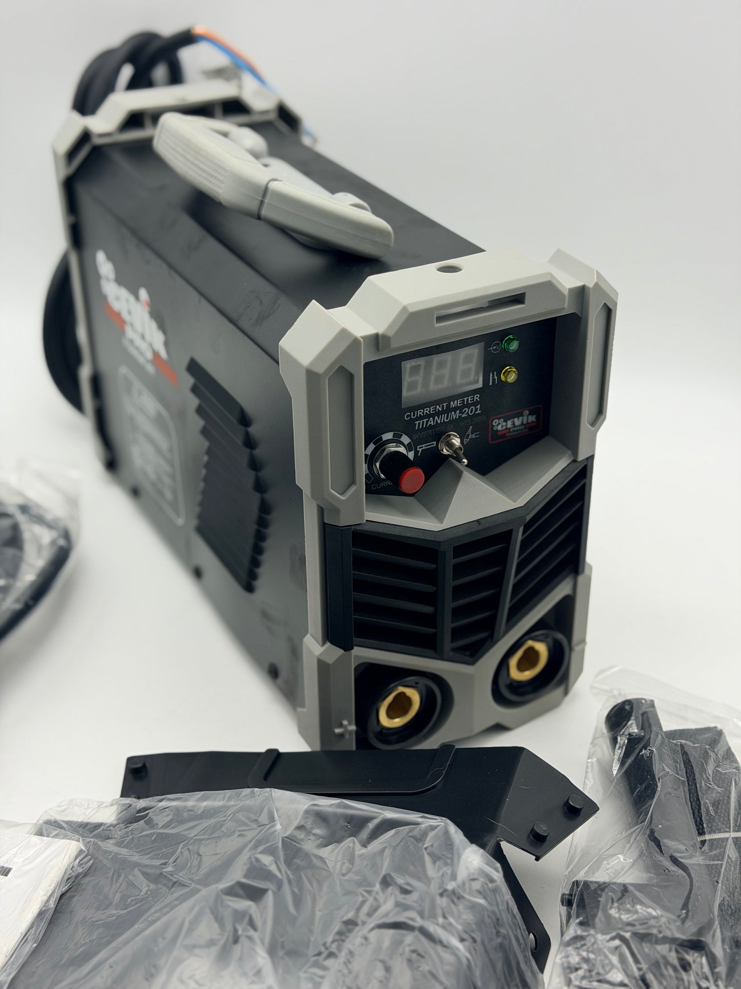 Poste a soudés Cevik Pro CE TITANIUM201 Equipement de Soudage Inverter MMA 200A Professionnel