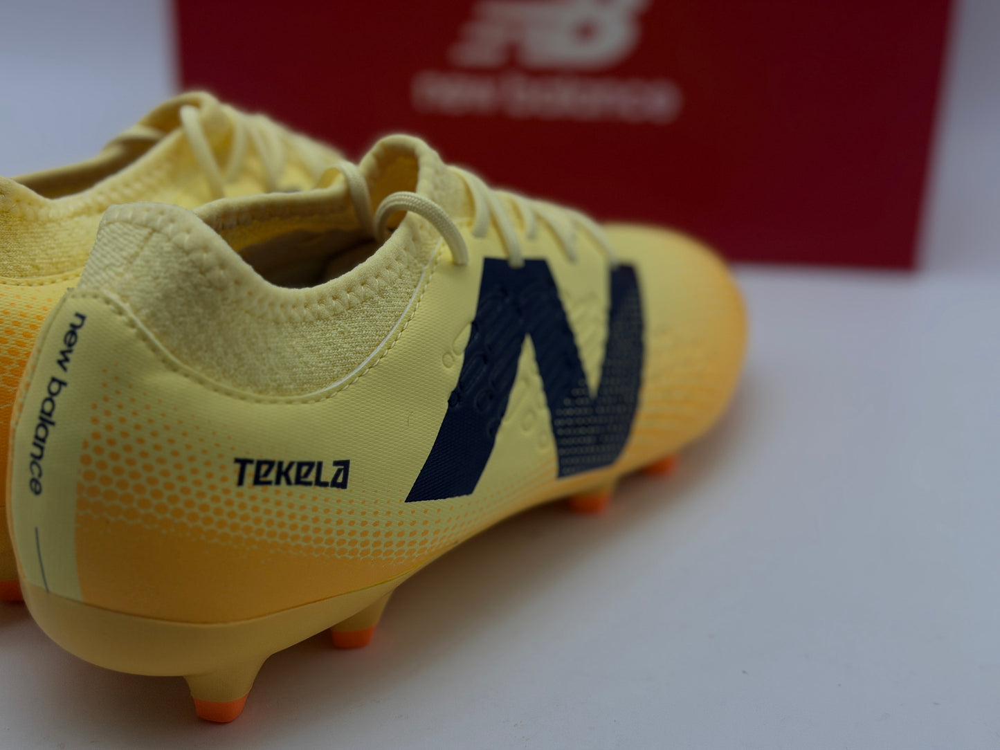 Crampons new balance TEKELA MAGIQUE FG V4+ chaussures