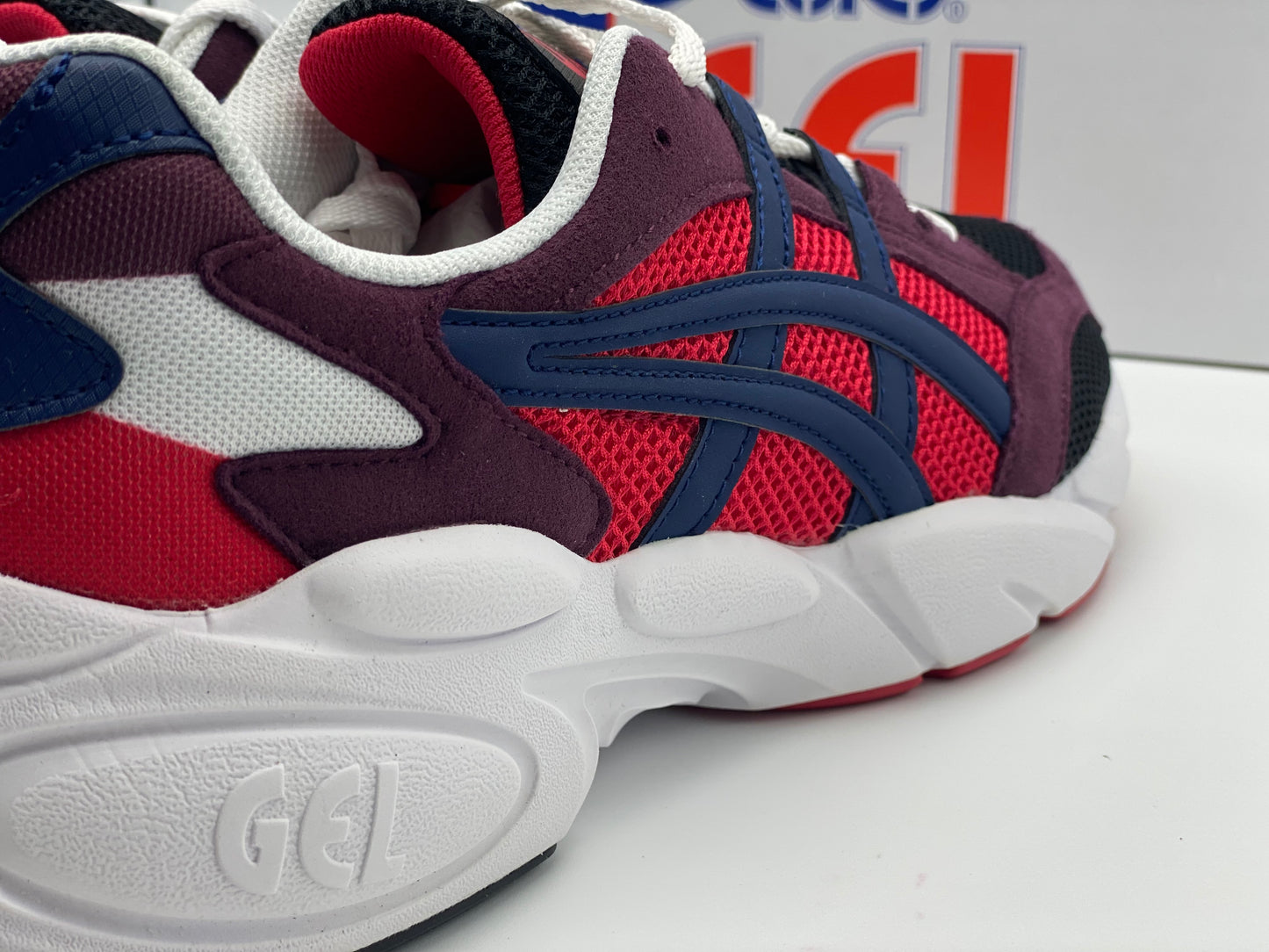 Basket Asics GEL neuves et authentique taille 44 et 44,5