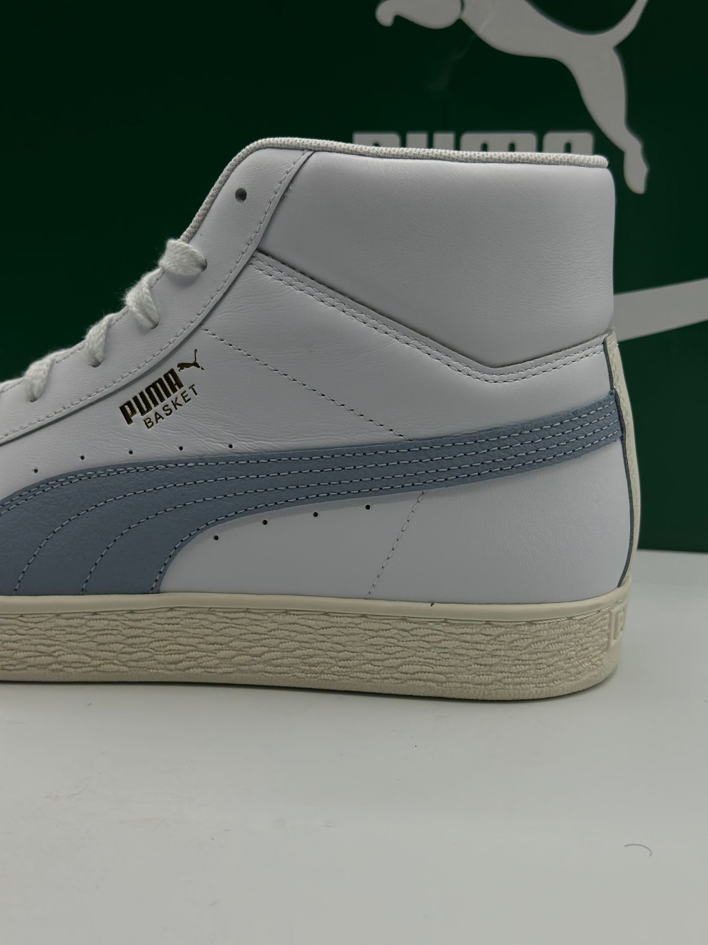 Puma BASKET MID UNISEX - Baskets Montantes - White/Forever Blue/Team Gold/Blanc