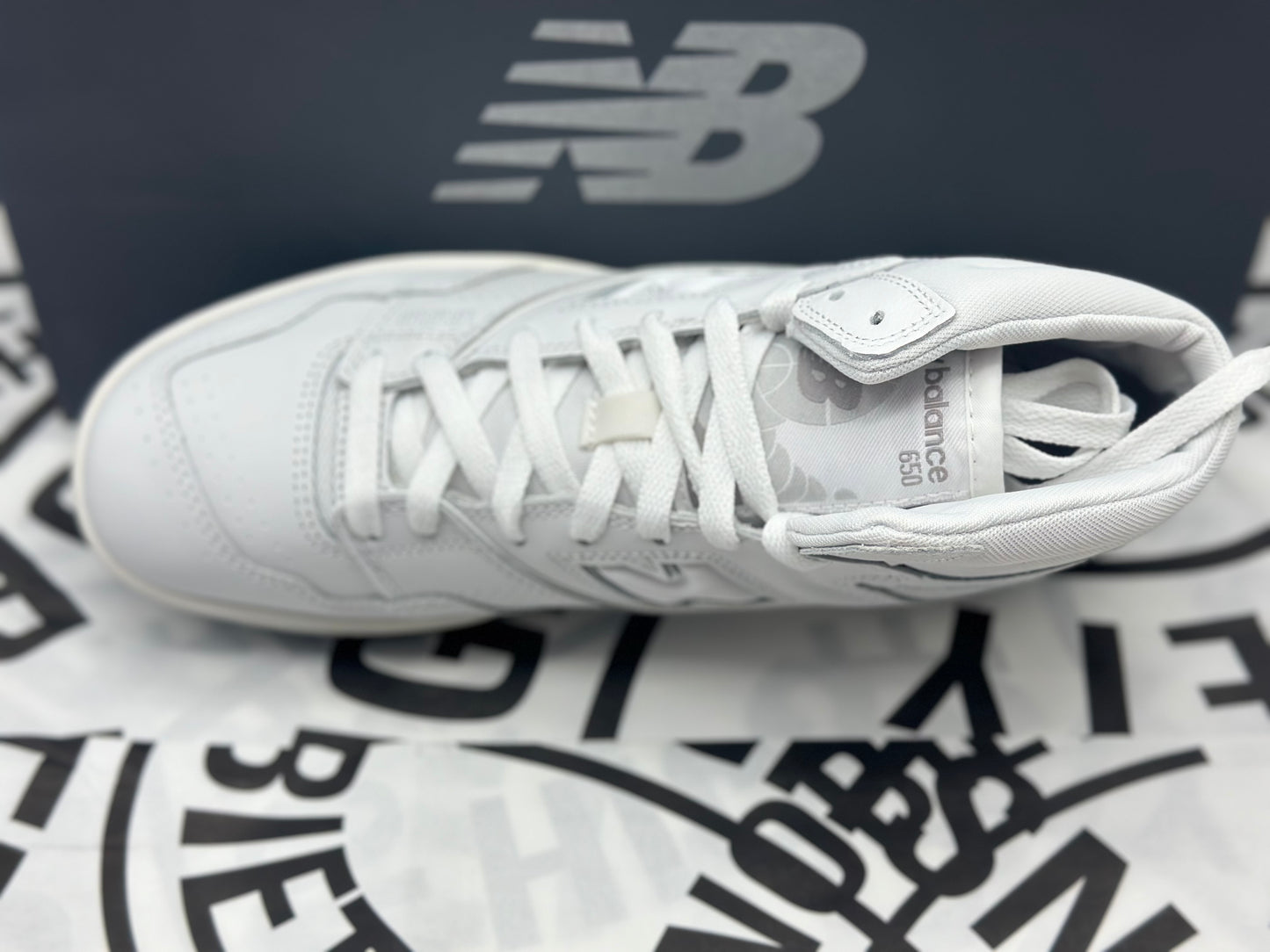 New Balance 650R Triple Blanc neuves tailles 42,5