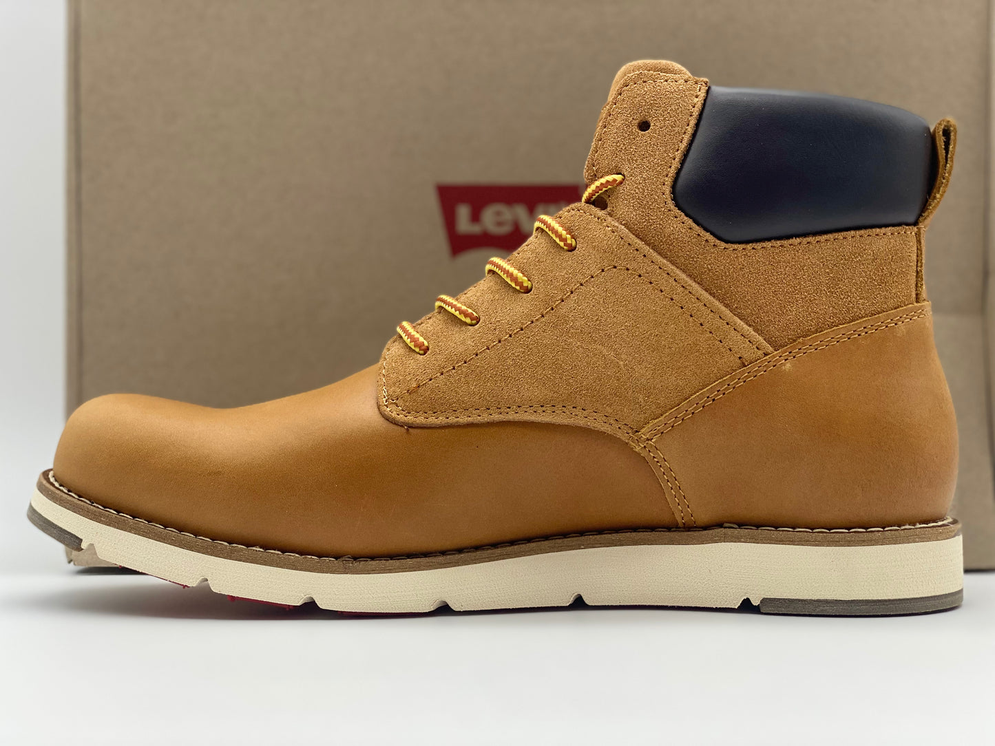 Chaussures montantes LEVI’S taille 44 neuves et authentique