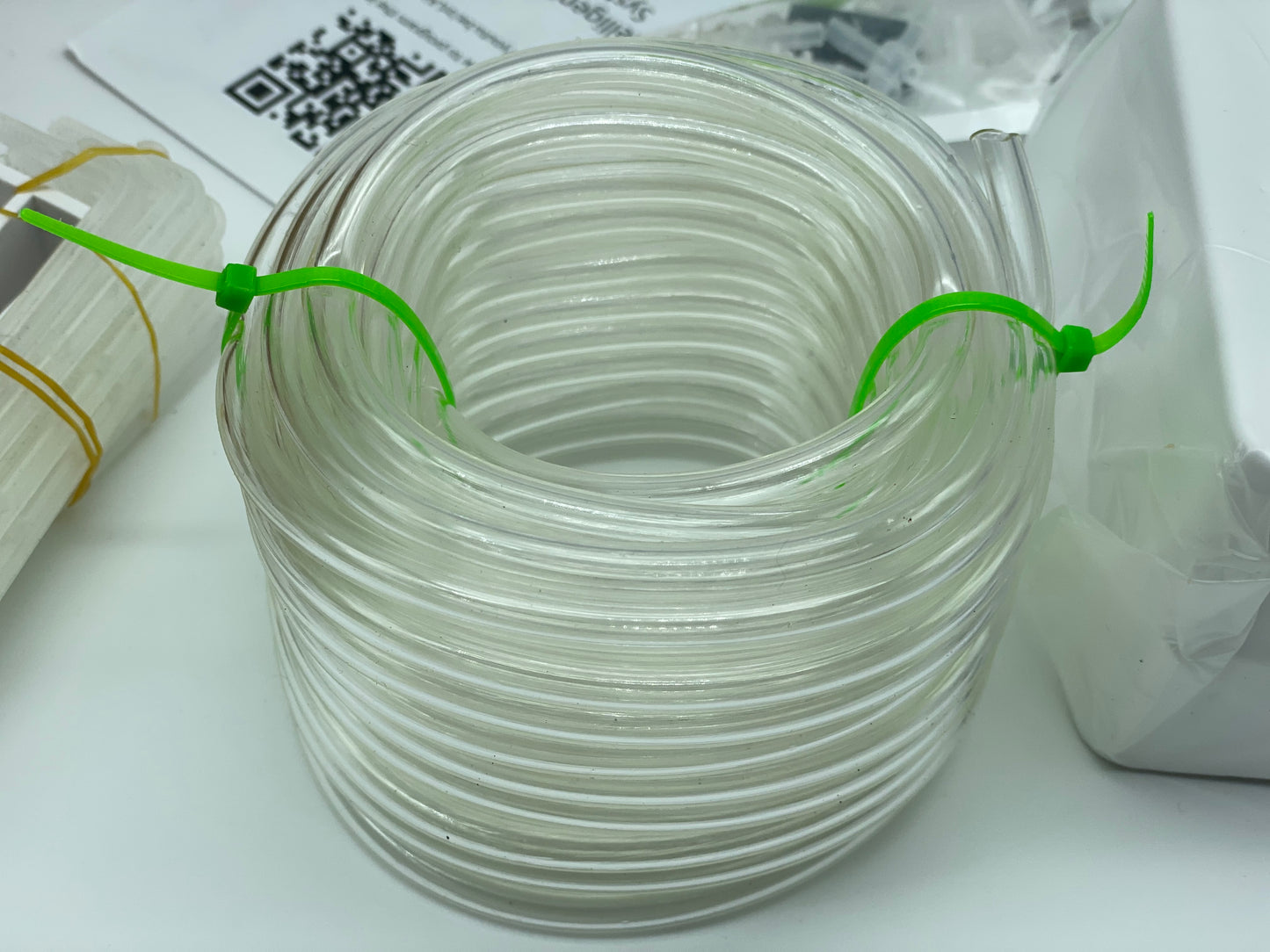 Kit d'irrigation Goutte à Goutte Automatique Micro, système d'auto-arrosage avec minuterie d'eau électronique de 30 Jours, Charge USB 5V pour 10 Plantes en Pot d'intérieur