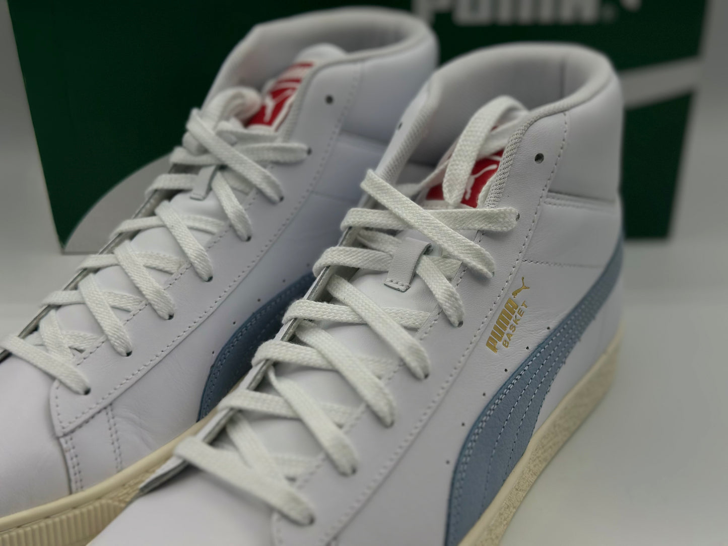 Puma BASKET MID UNISEX - Baskets Montantes - White/Forever Blue/Team Gold/Blanc