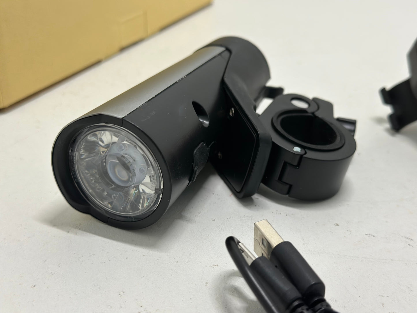 Kit d'éclairage de vélo - Rechargeable par USB - Homologation - 2 modes d'éclairage IPX4 - Étanche - Pour enfants et adultes - Noir