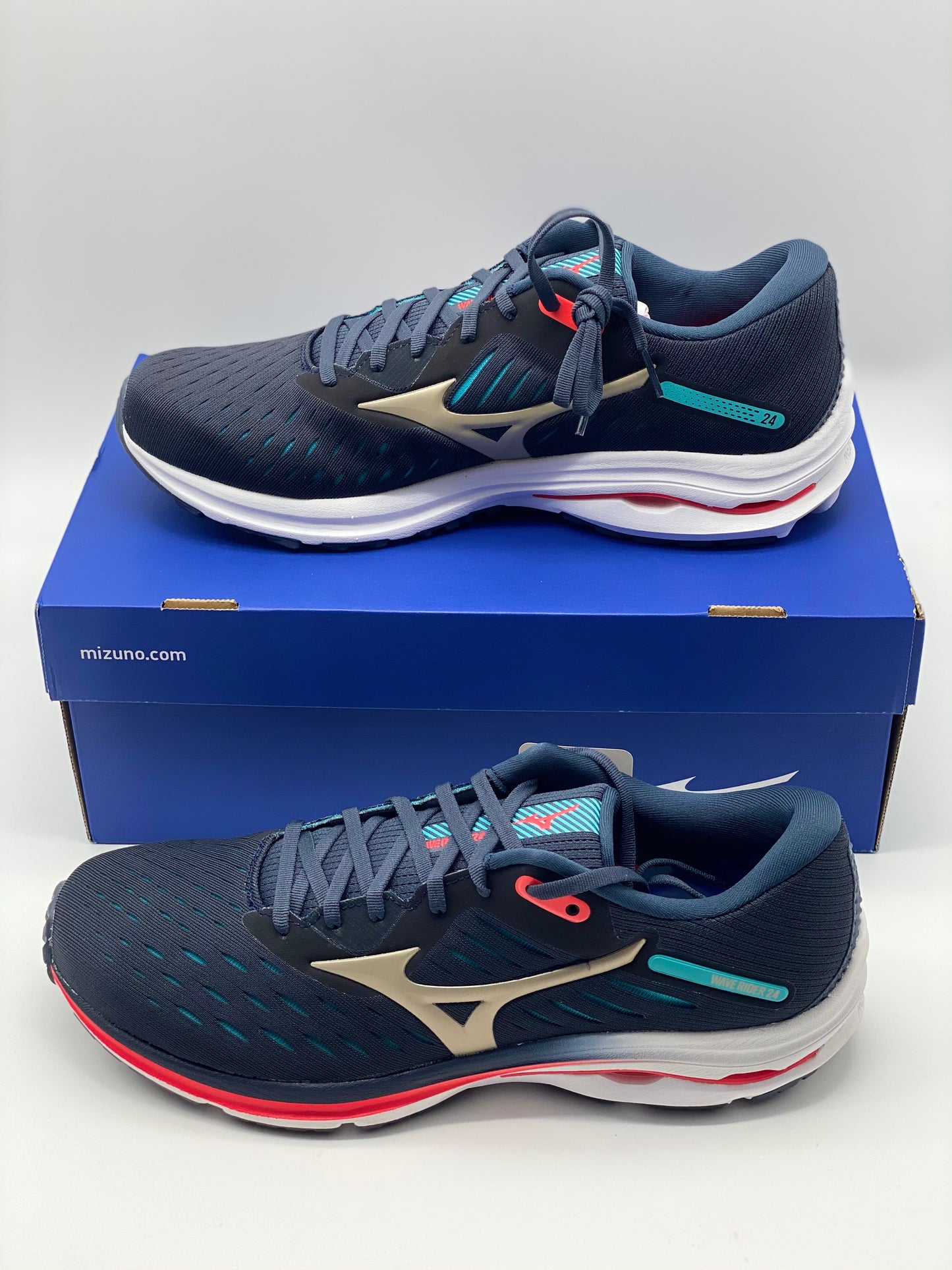 Baskets Mizuno Wave Rider , Chaussure de Course Homme taille 44 neuve