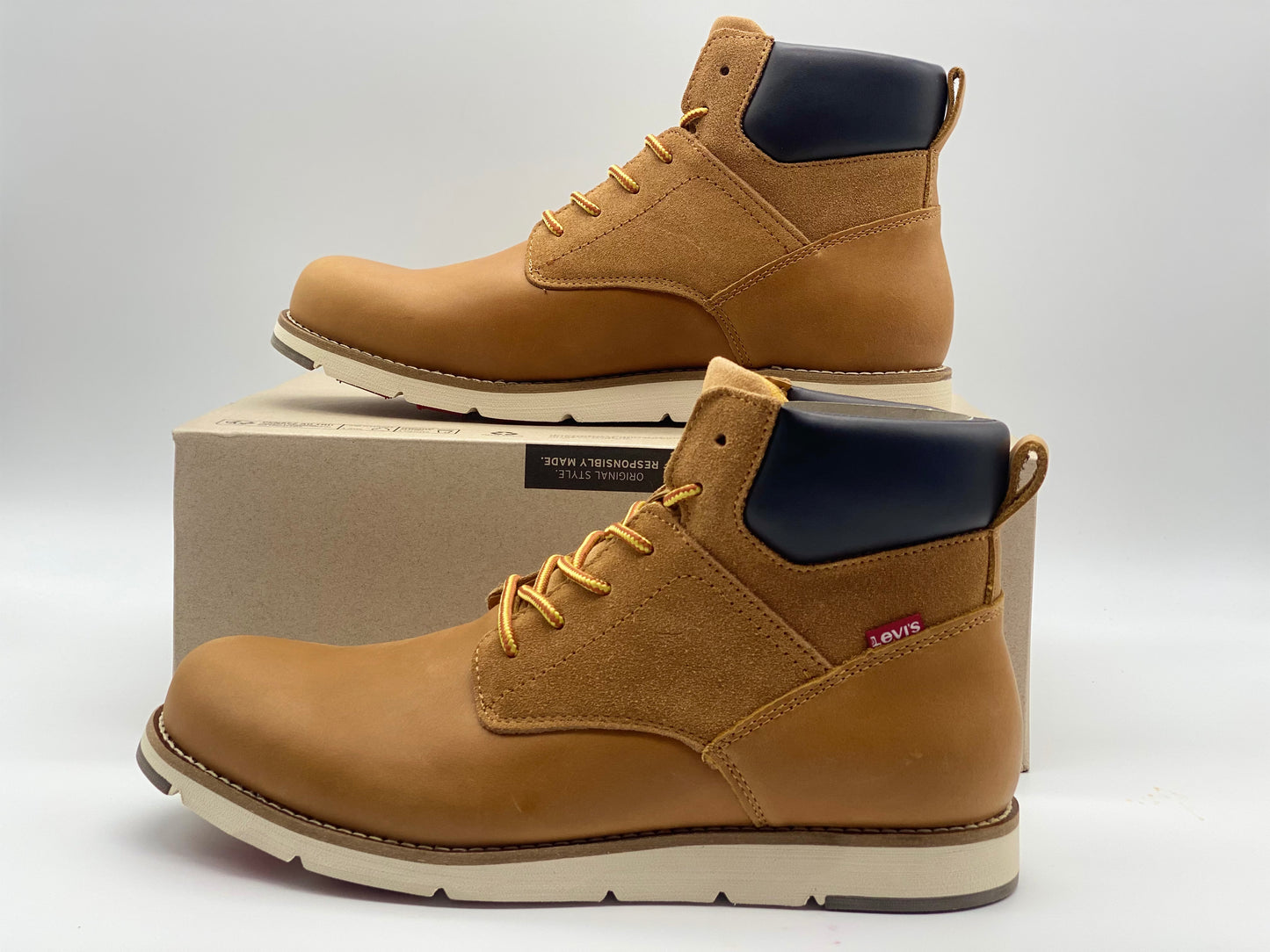 Chaussures montantes LEVI’S taille 44 neuves et authentique