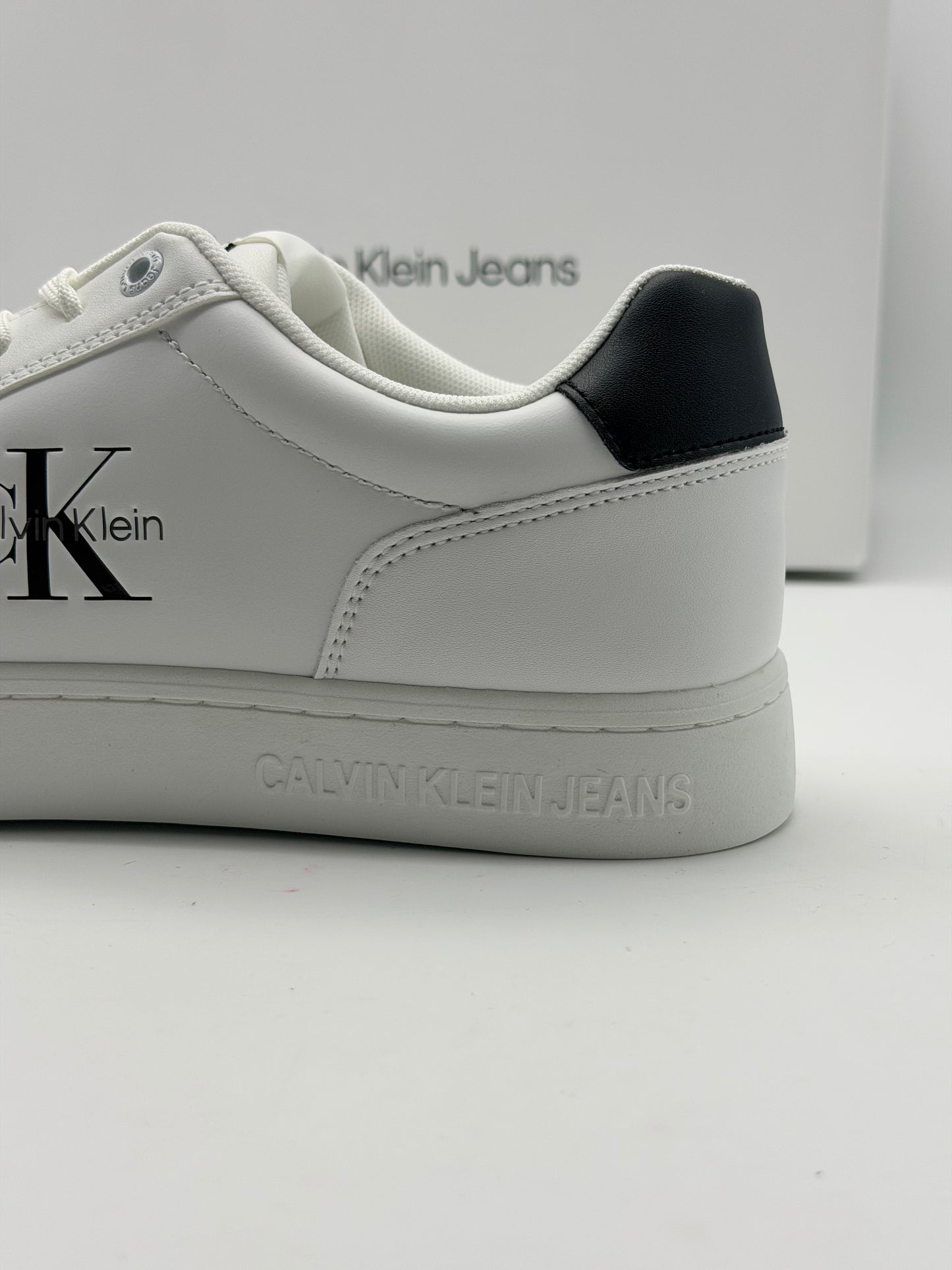 CALVIN KLEIN
Baskets Classic Cupsole Mono Leather Bright White Black