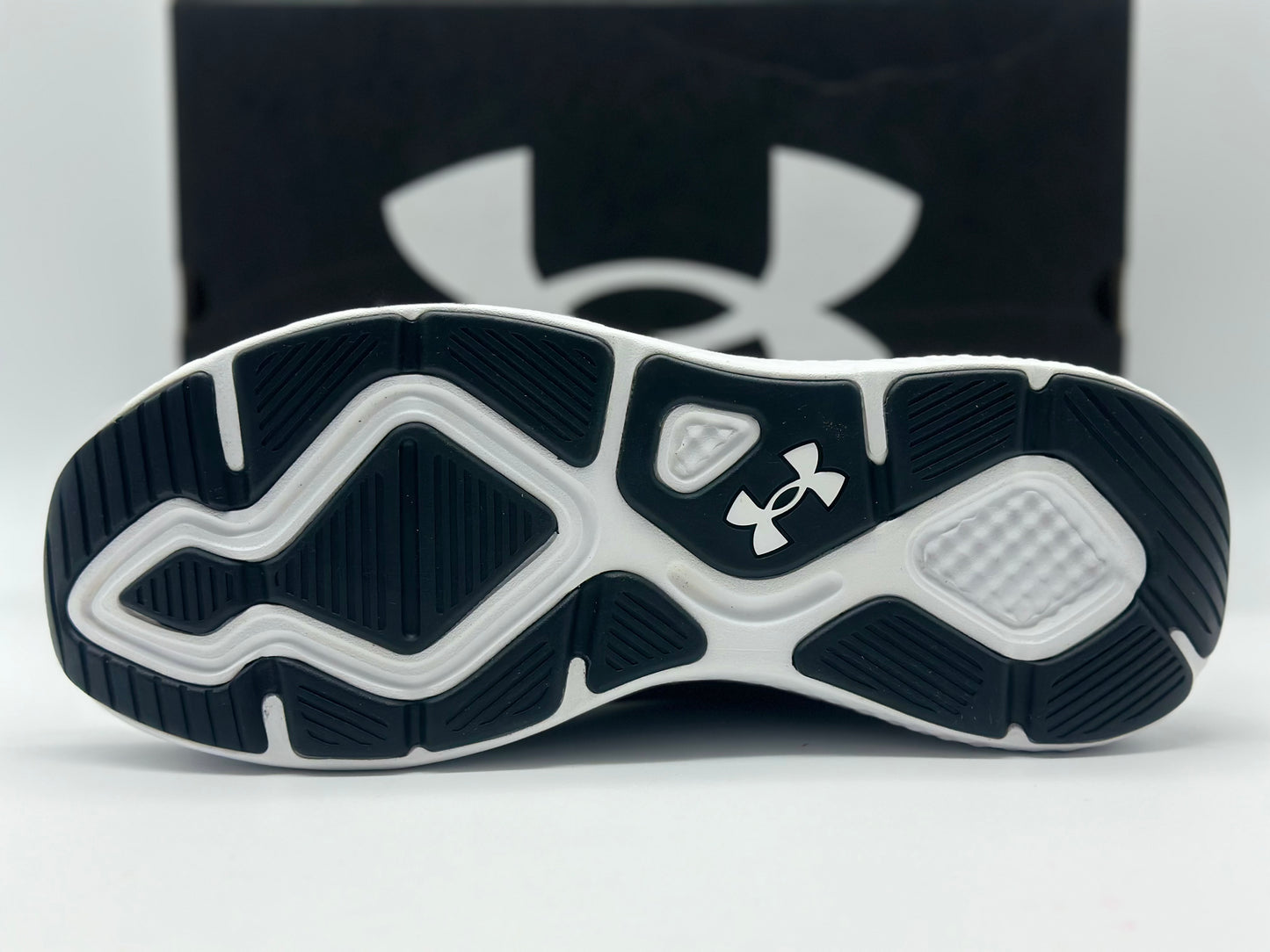 Chaussure de course UNDER armour homme neuves et authentique taille 43. (UK 8,5) 27,5 cm