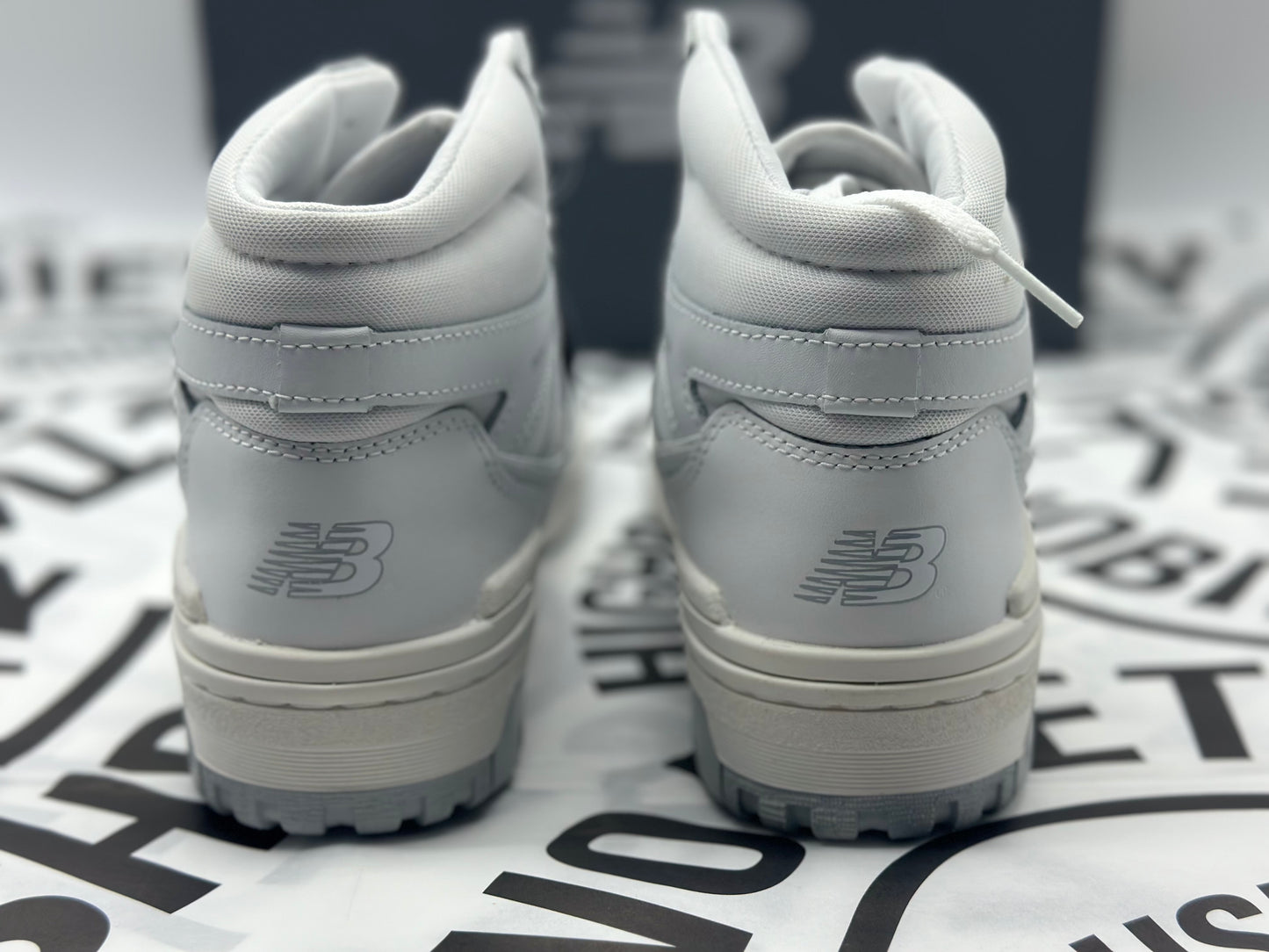 New Balance 650R Triple Blanc neuves tailles 42,5