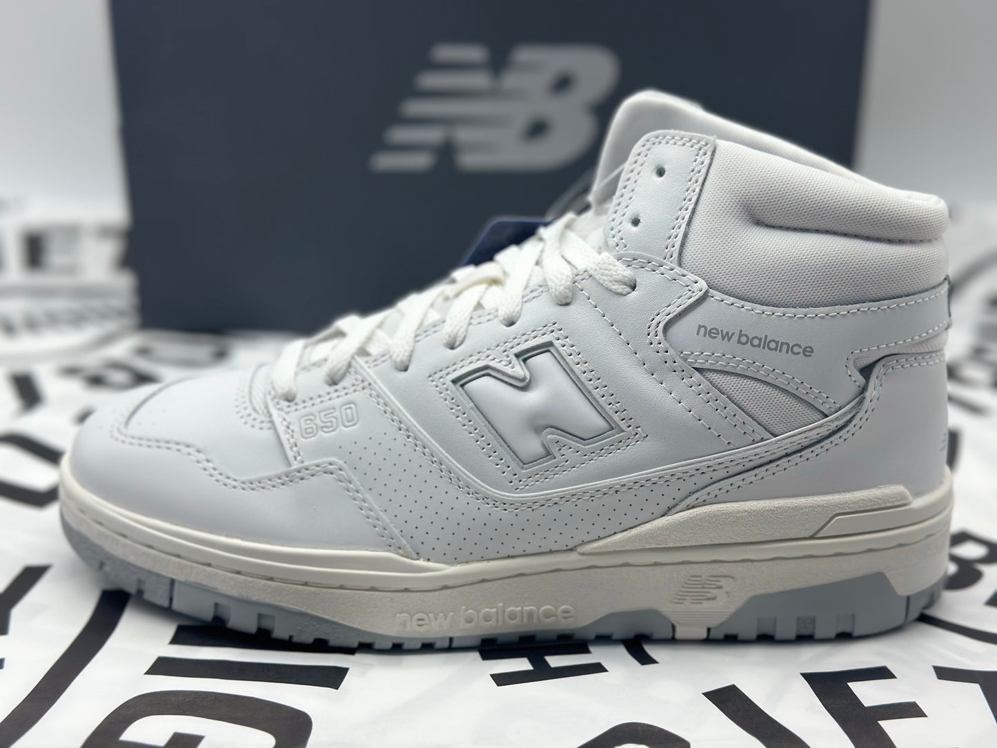 New Balance 650R Triple Blanc neuves tailles 42,5