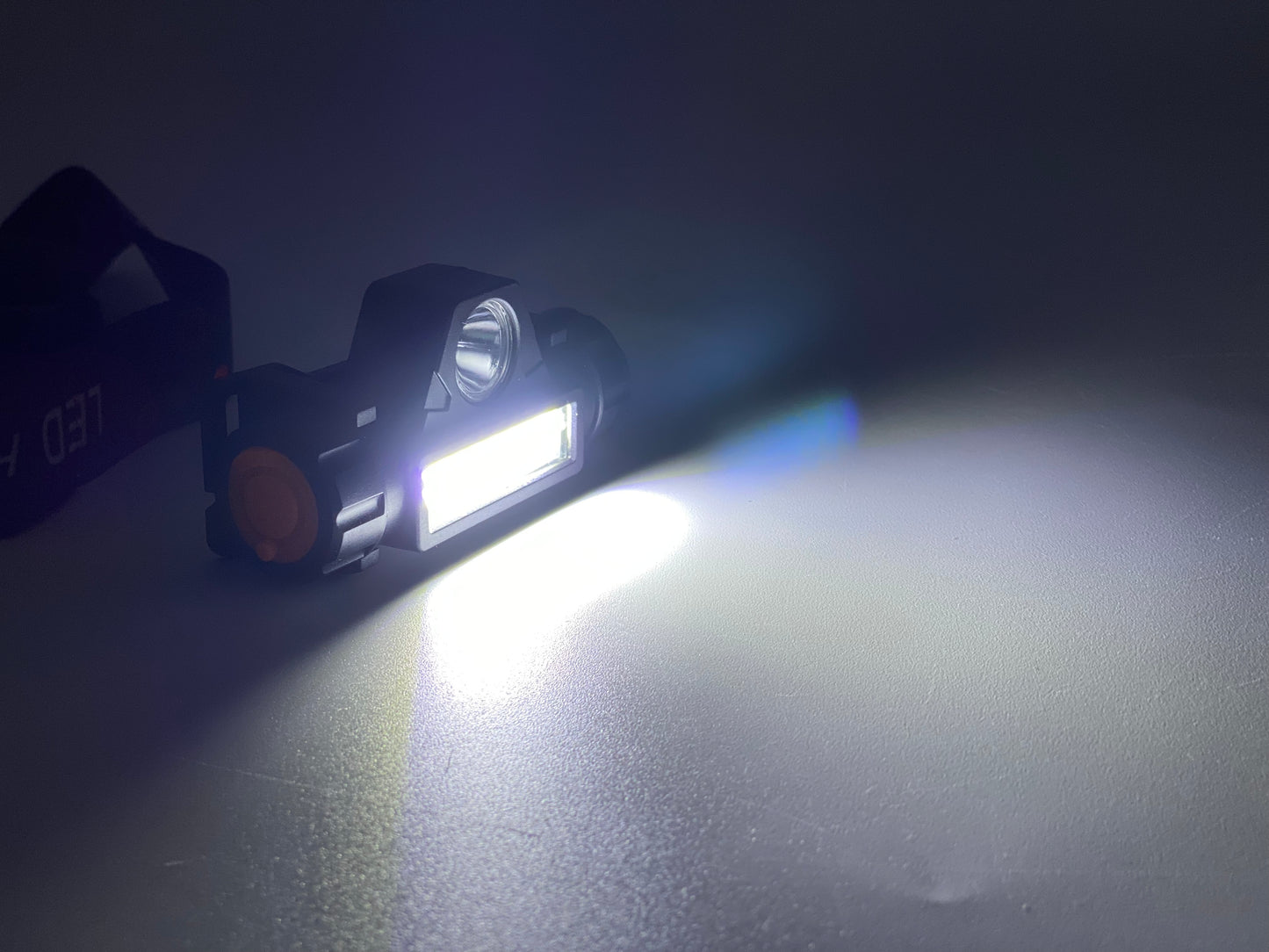 Lampe Frontale Led ImperméAble à L'Eau Puissante Rechargeable 4 Modes D'éClairage neuve