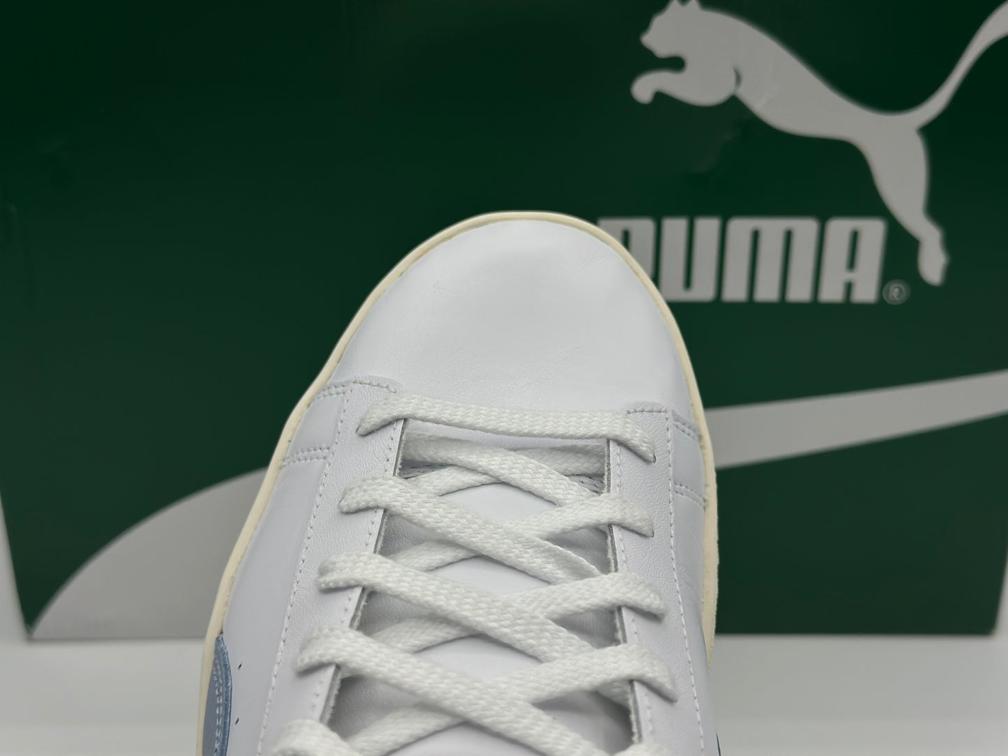 Puma BASKET MID UNISEX - Baskets Montantes - White/Forever Blue/Team Gold/Blanc