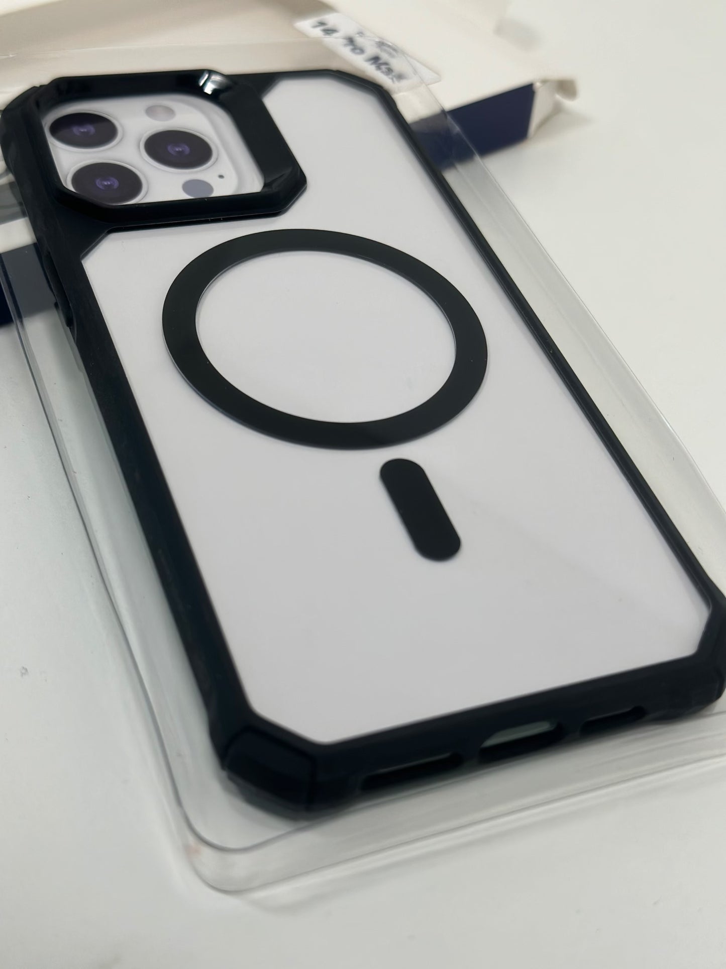 Coque Hybrid avec MagSafe pour iPhone 14 Pro Max neuve