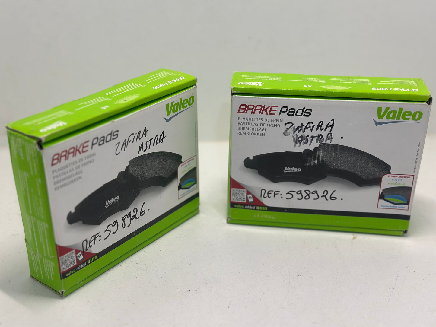 VALEO 598926 Plaquettes de frein
Essieu arrière, contact de signal d'usure inclus, avec vis/boulons, sans tôle-anti-bruit
Réf.: 598926
EAN: 3276425989269