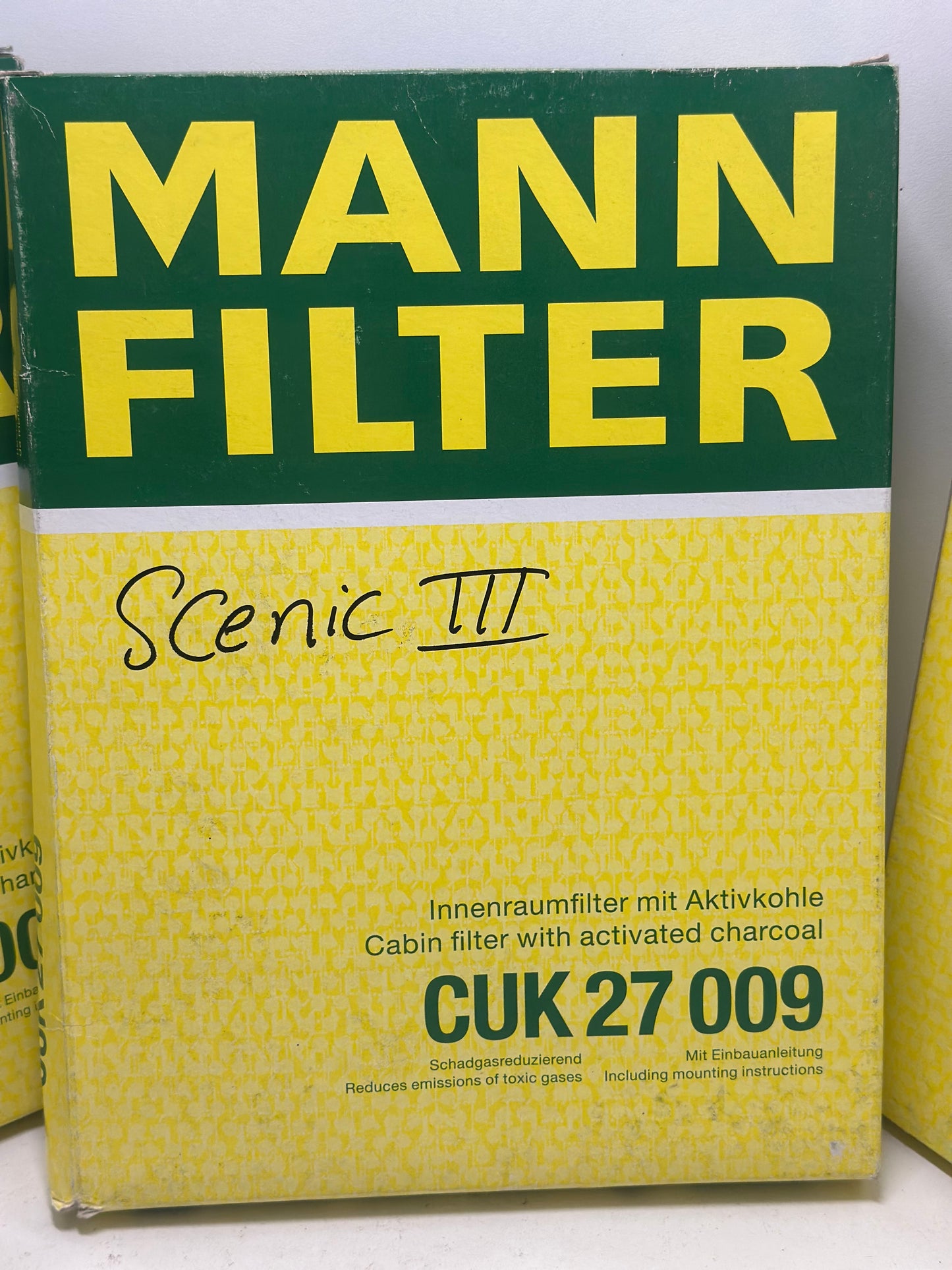 MANN-FILTER CUK 27 009 Filtre d'habitacle
Filtre à charbon actif, 263 mm x 195 mm x 38 mm Renault, Opel, fiât, Nissan, VAUXHALL